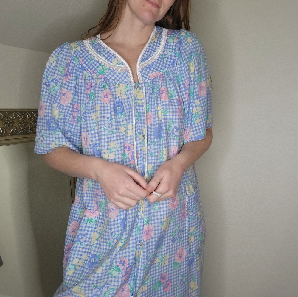 Vintage Floral Robe - Picture 10 of 10